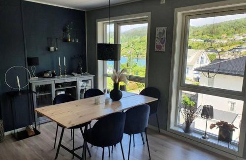 Seim Apartment | Nydelig leilighet- Solrik/2 balkonger