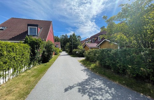 Jordbro Apartment | Nyrenoverad tvårumslägenhet i ett vackert villaområde