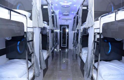 Mumbai Hotel | O C E A N Dormitory T-2