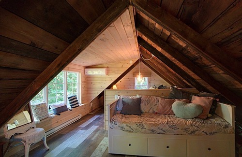 Lac-Brome Cabin | Ô chalet vert - just a few minutes away