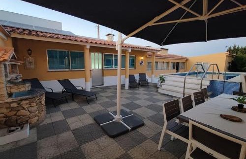 Santarem House | O Nosso Cantinho - Private Property & Pool