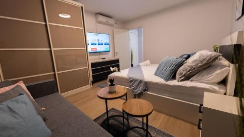 Rishon LeTsiyon Apartment | O&O Group - The SeaGate Estate suites - Suite 1
