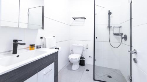 Rishon LeTsiyon Apartment | O&O Group - The SeaGate Estate suites - Suite 1