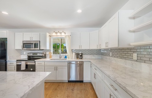 Wahiawa House | Oahu 4BR - Upto 8, A/C, Wi-Fi, Garage + All Access