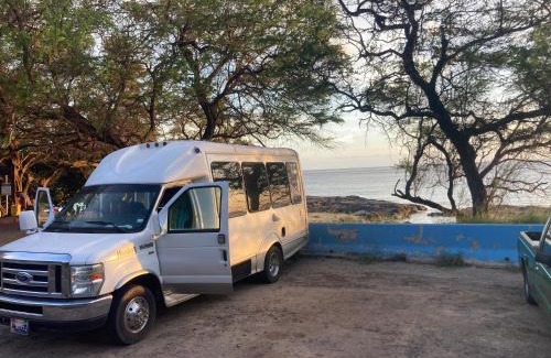 Kalama Tract Boat Rental | Oahu Camper Adventures