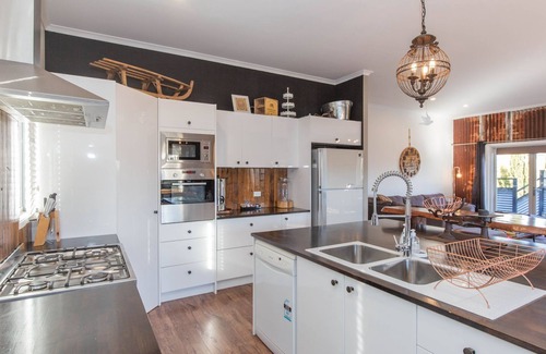 Jindabyne House | Oak & Barrell - 7 Twynam Street