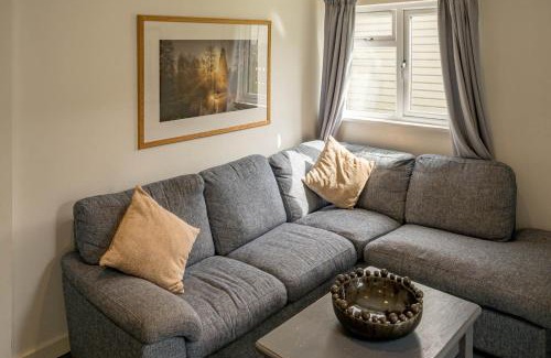 Cranbrook House | Oak Cabin Overlooking Bedgebury Forest