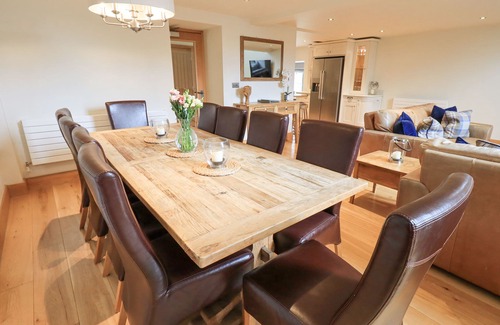 Penny Bridge Cottage | OAK COTTAGE, family friendly, character holiday cottage in Backbarrow