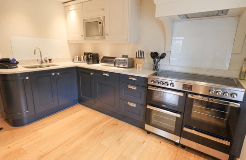 Penny Bridge Cottage | OAK COTTAGE, family friendly, character holiday cottage in Backbarrow