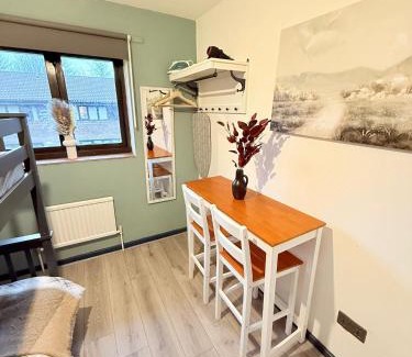 Brondesbury House | Oak Guest Rooms