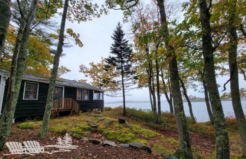 Mac Mahan House | OAK POINT CABIN | WATERFRONT | 2 Bed, 1 Bath