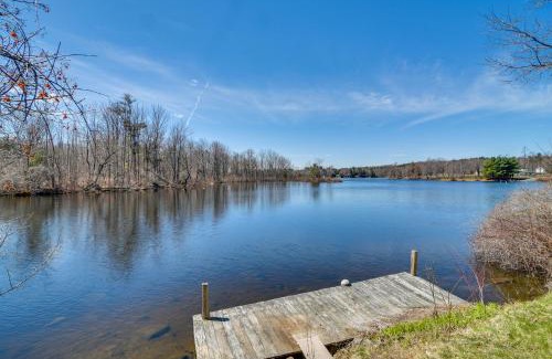 Oakland Apartment | Oakland Apt on Messalonskee Lake with Dock Access!