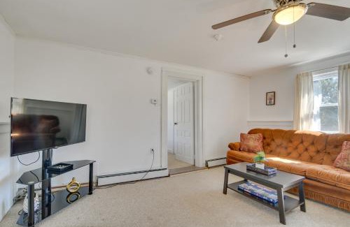 Oakland Apartment | Oakland Apt on Messalonskee Lake with Dock Access!