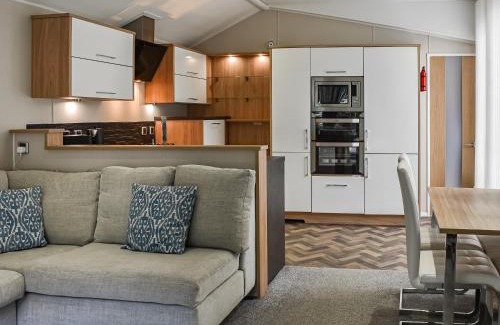 Penrhyndeudraeth House | Oaks Retreat