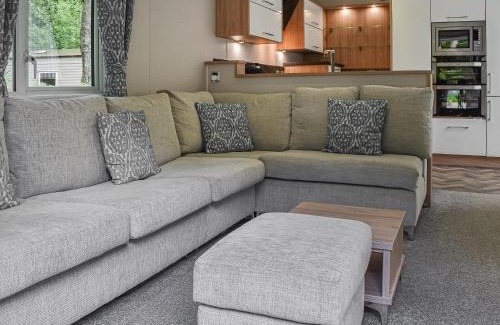 Penrhyndeudraeth House | Oaks Retreat