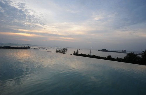 Tha Thaewawong Apartment | Oakwood hotel & Residence Sri Racha