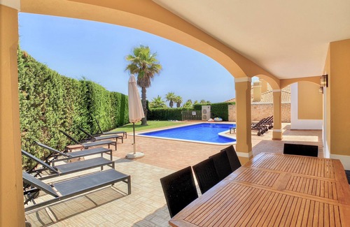Sesmarias Villa | Oasis 6 Luxury Villa 500m to the beach