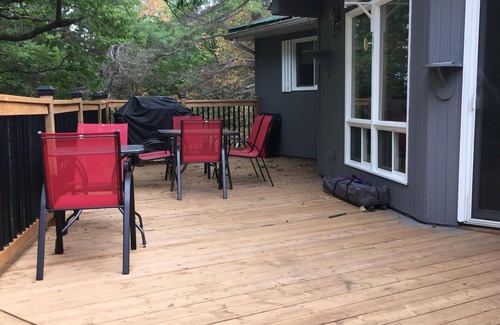 Central Frontenac Cottage | Oasis on relaxing private lake - perfect for swimming
