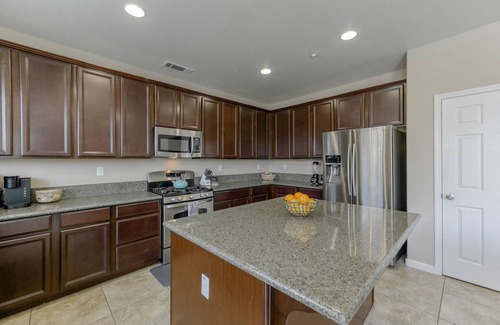 Redding House | *Oasis Place* NEW Game Room Heated Pool Spa