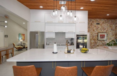 University Drive Apartment | Oasis with Enclosed Heated Pool