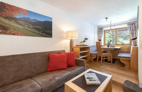 Funes Apartment | Oberglarzhof App Zirbel