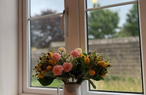 Bingley Apartment | Oberon`s Rest - Spacious 2 Bed Home perfect for Contractors & Families near Shipley, Bradford