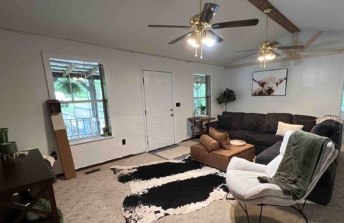 Celina House | Obey River House: minutes from downtown Celina and Dale Hollow Lake