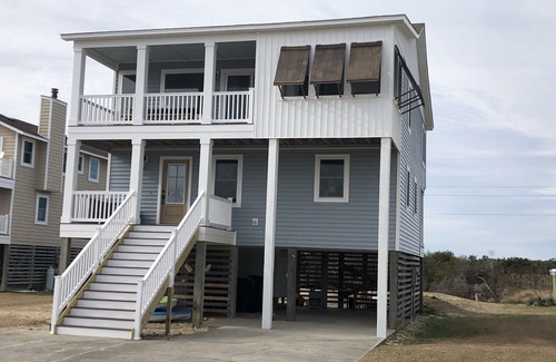 South Nags Head House | Ocean and Sound Views - Sleeps 10 - Easy Beach Access - Hot Tub & Community Pool