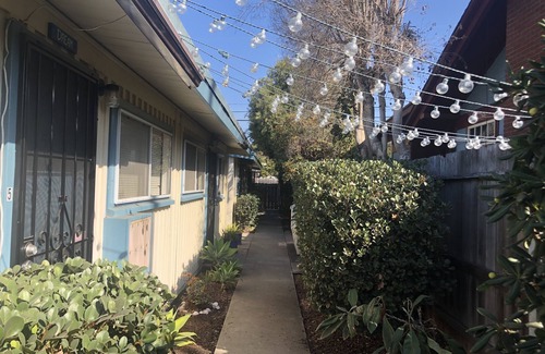 Ocean Beach Apartment | Ocean Beach, #8 Freedom, Retro Cottage/Studio, 3 Blocks to Beach enjoy! ๐