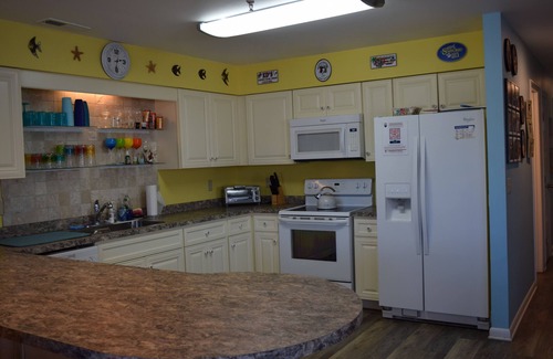 Rehoboth by the Sea Condo | OCEAN BLOCK Dewey Beach Condo Sleeps 10 w/Parking