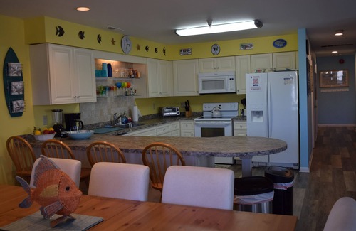 Rehoboth by the Sea Condo | OCEAN BLOCK Dewey Beach Condo Sleeps 10 w/Parking
