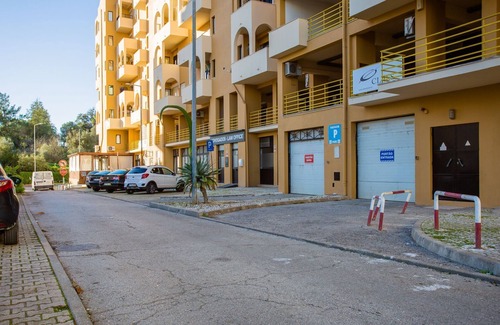 Praia da Rocha Apartment | Ocean Breeze 1 BDR Flat in Portimão by LovelyStay