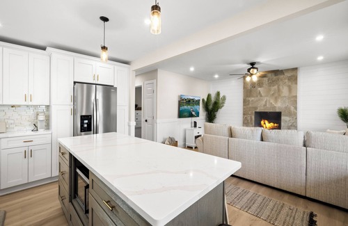 North End Condo | Ocean Breeze Getaway