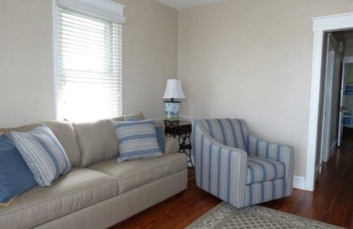 North End House | Ocean City home one block from beach