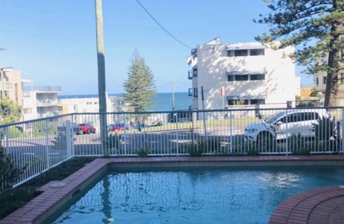 Caloundra Apartment | OCEAN CREST UNIT 7 - Boasts lovely ocean views from your balcony
