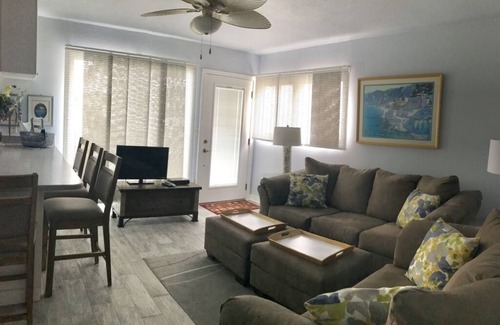 Mission Beach Apartment | Ocean Front 1 bd downstairs apt