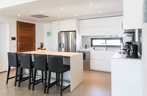 Beacon Hill Condo | OCEAN FRONT 3 BEDROOM PENTHOUSE UNIT. STAY IN LUXURY.