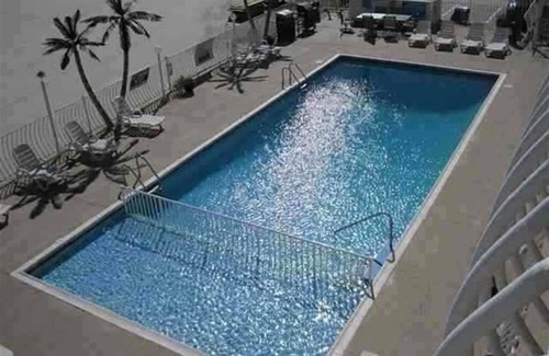 Wildwood Crest Condo | Ocean Front Condo, 2 Rooms Eff -Sleeps 6- Nonsmoking rooms