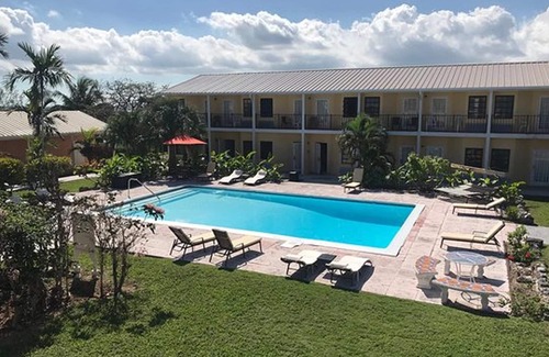 Nassau Cottage | Ocean Front Cottage - Orange Hill Beach Inn