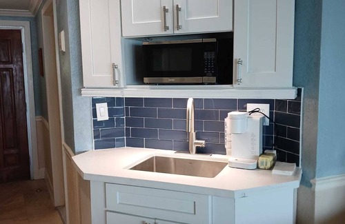 West End Condo | Ocean Front Cottage with Kitchen - Old Bahama Bay Resort. Dockage Available.