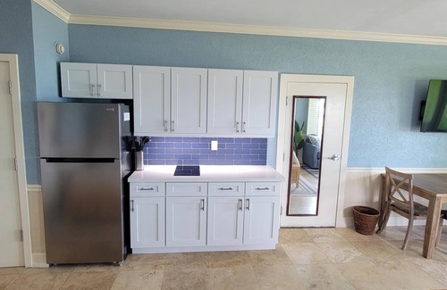 West End Condo | Ocean Front Cottage with Kitchen - Old Bahama Bay Resort. Dockage Available.