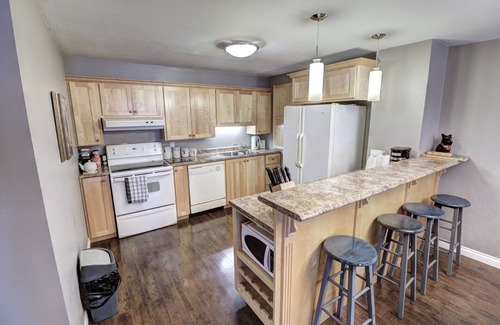 Avondale Apartment | Ocean front - Crysway by the Bay - 3 bedroom apartment
