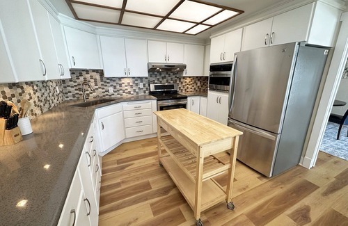 Yachats House | Ocean Front Eagle at Oregon House, Stairs to the Beach!