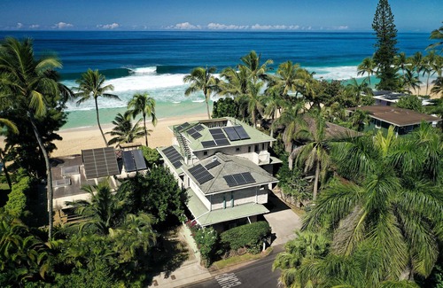 Pupukea House | Ocean Front Pipeline Estate! Front row seat to the Pipeline Masters surf event!