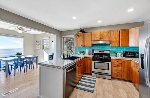 Diamond Crestview Villa | OCEAN FRONT! Private stairs from home to BEACH! B