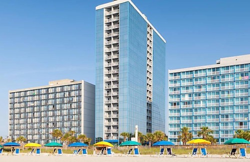 Downtown Myrtle Beach Resort | Ocean Front resort next to Myrtle Beach Sky Wheel!