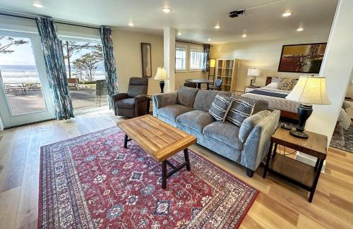 Yachats Apartment | Ocean Front Studio, Heron at Oregon House, Stairs to the Beach!