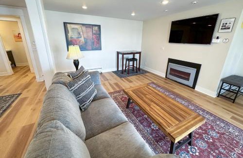 Yachats Apartment | Ocean Front Studio, Heron at Oregon House, Stairs to the Beach!