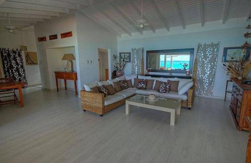 Pelican Key Villa | Ocean front villa, pool, private ocean snorkeling