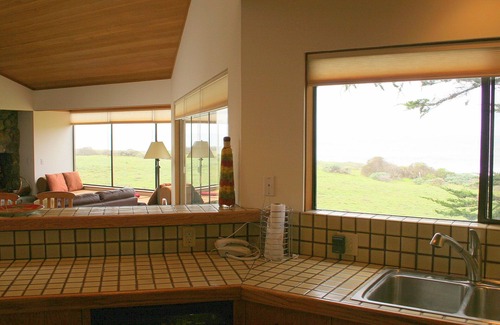 Sea Ranch House | OCEAN FRONT-WHITE WATER VU from every room - above Del Mar Cove